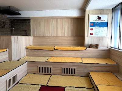 カプセル＆サウナ日本