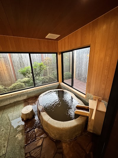 天然温泉 源泉かけ流し きぬの湯 別荘