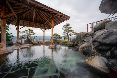 湖上に浮かぶ絶景の宿 はわい温泉 千年亭